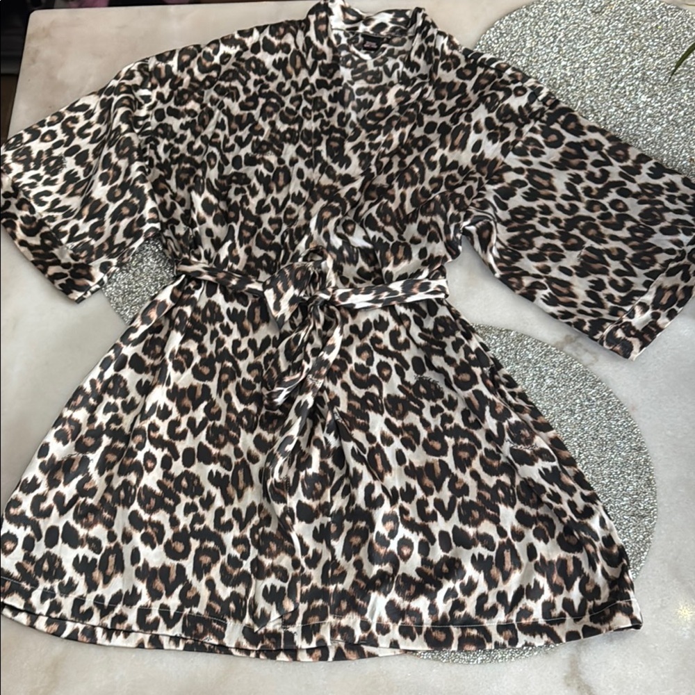 Victoria secret robe sm med